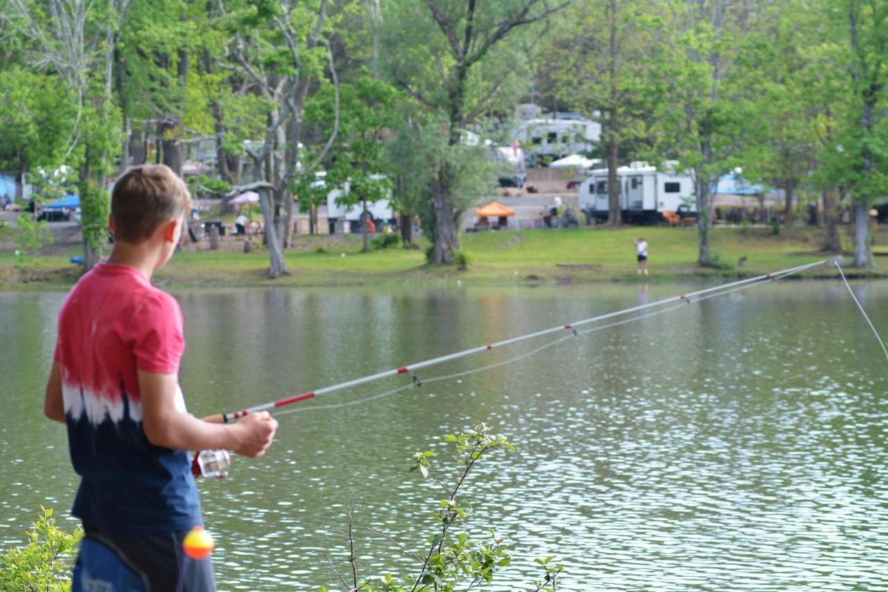 Lakewood Park Campground - Luxury Cabin Barnesville 외부 사진